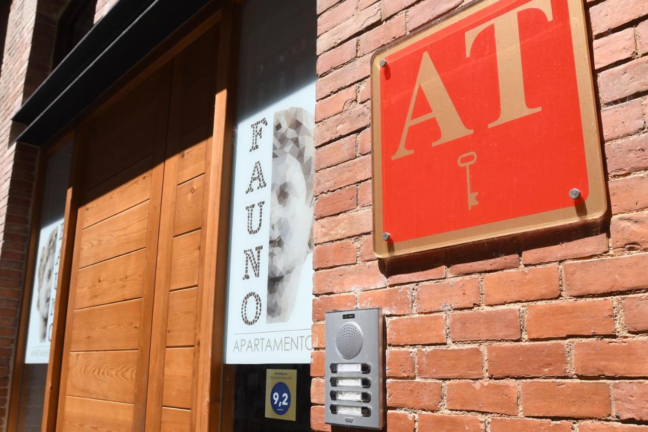 Housingleon - Apartamentos Fauno Astorga Eksteriør billede